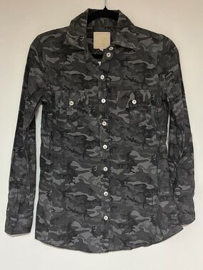 Bell by Alicia Bell Women’s Camo Print Button Down Long Sleeve Shirt Size 4